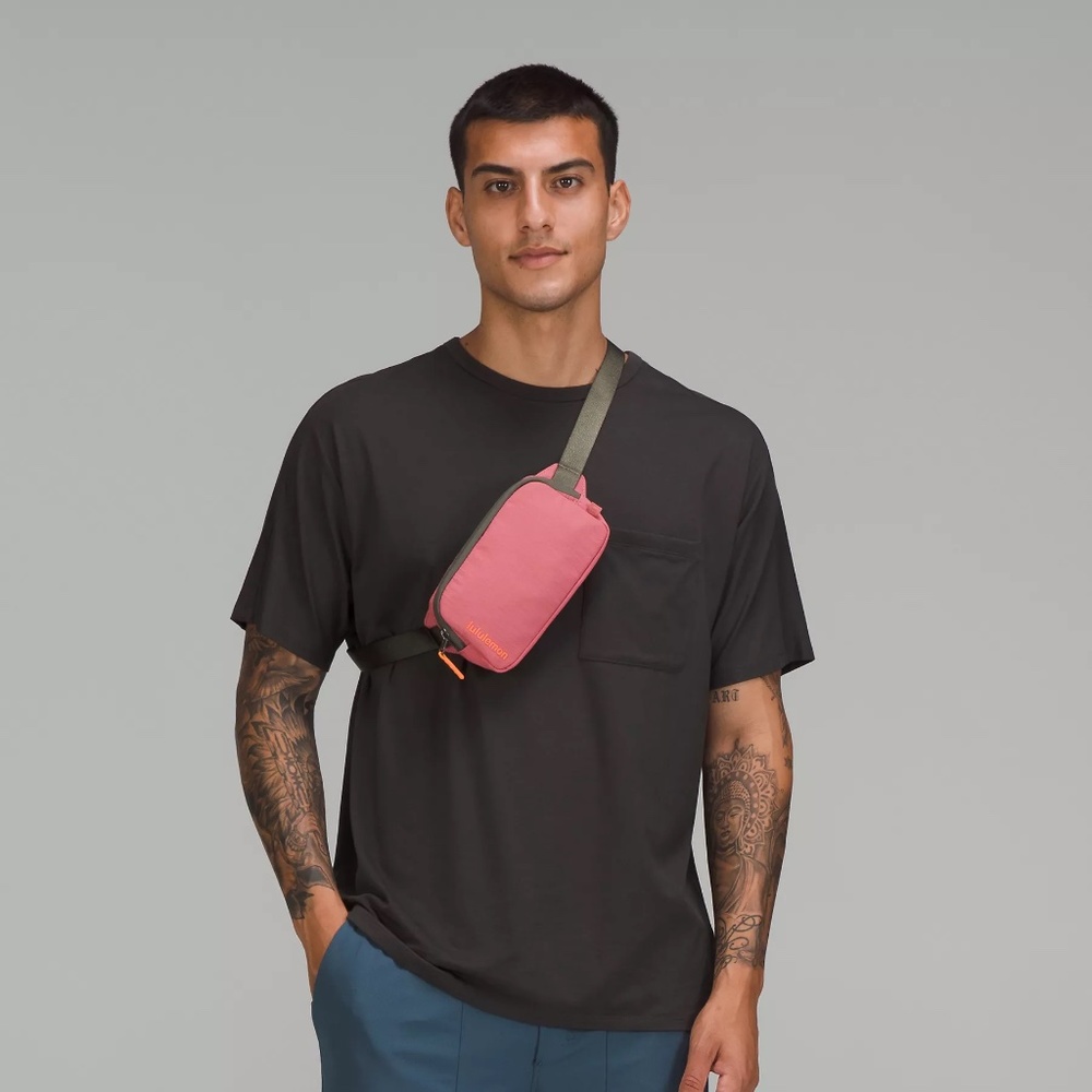 🆕 .7L BRIER ROSE - NWT lululemon mini belt bag - Picture 15 of 15